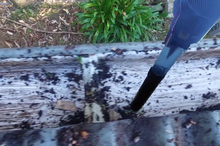 
Small debris within guttering is easily tackled by ulladulla gutter cleaner with the assistance of a blower.